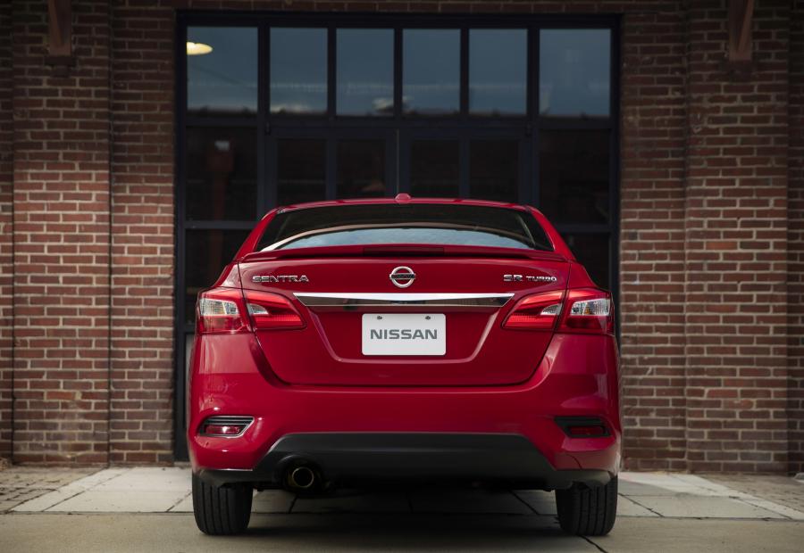 Nissan Sentra SR Turbo (B17) 2016 года  (фото 5 из 44)